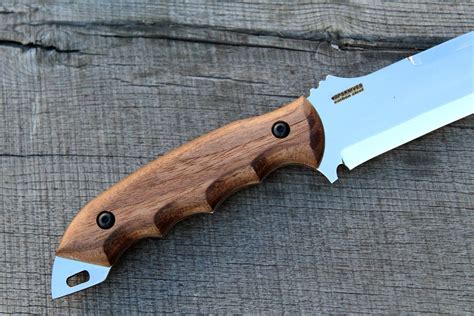 Hunting Knives For Bushcraft.